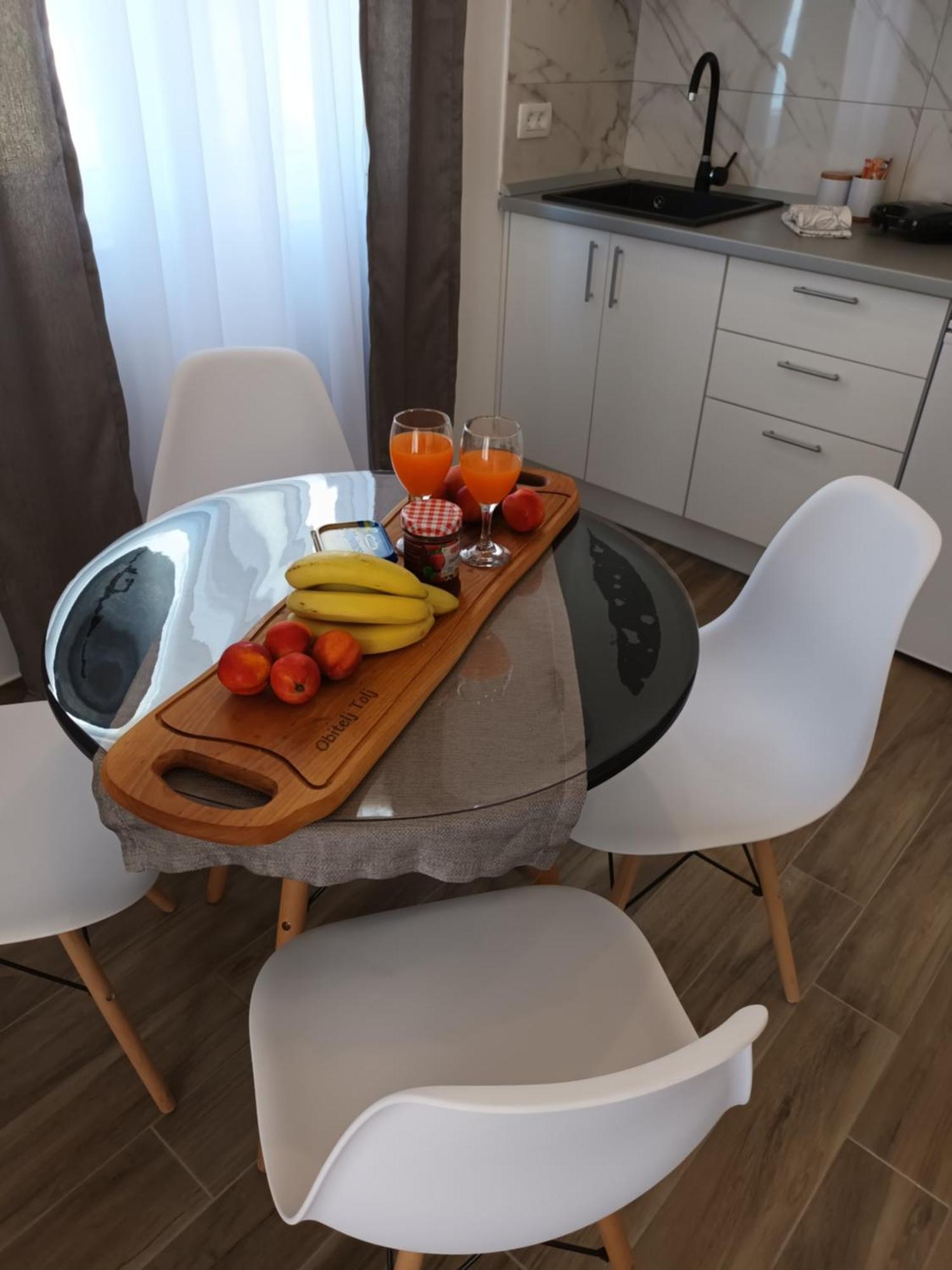 Apartmani Tolj Makarska Eksteriør billede